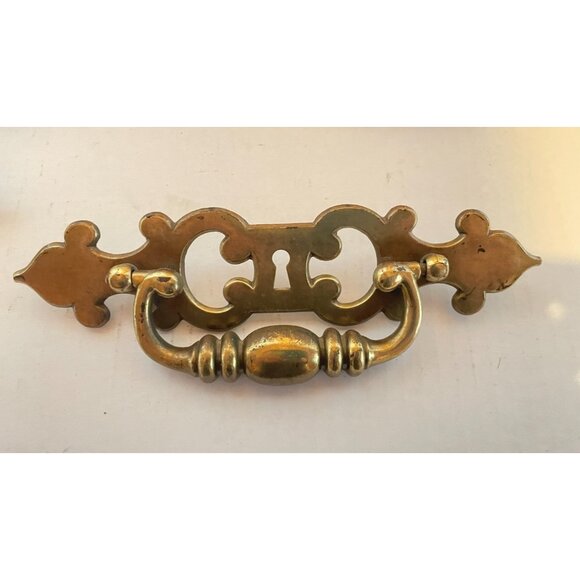 4 Vintage Brass Architectural Salvage Drawer Pulls Hardware USA No. 28322 Ornate - Picture 2 of 8